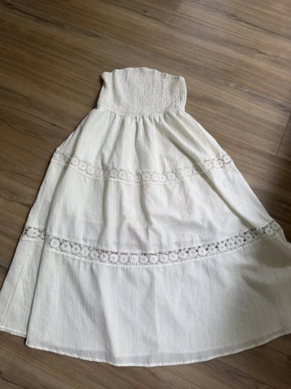Women’s white flowy dress